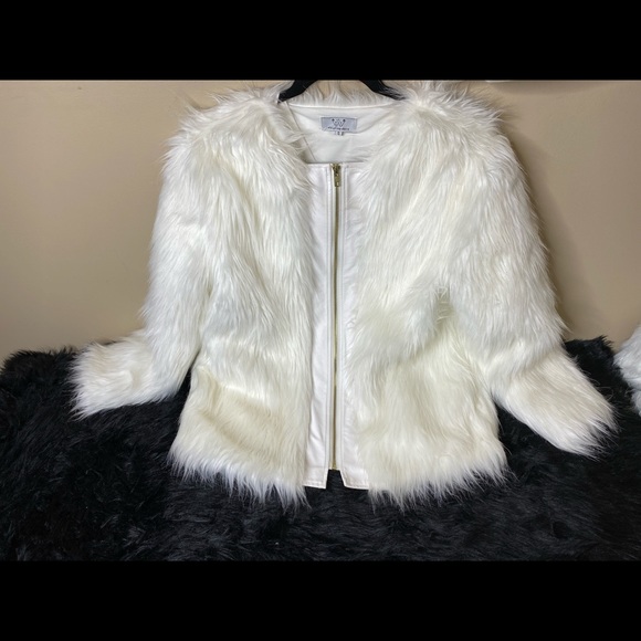 WHITE FUR ZIP UP JACKET BY SIX CRISP DAYS - Picture 11 of 12